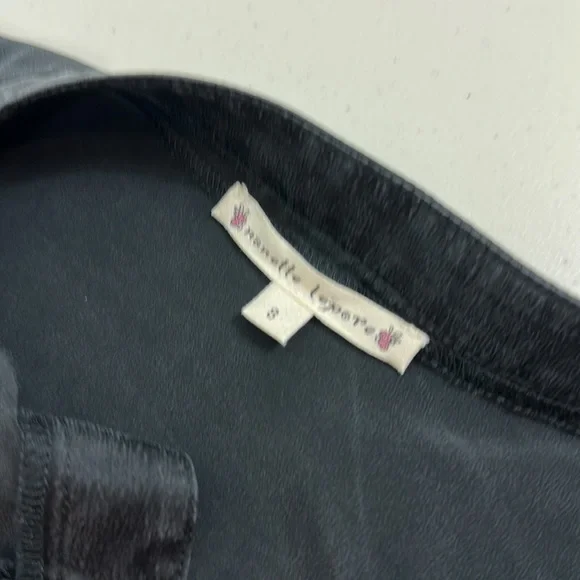 Nanette Lepore black blouse in silk gently worn - Picture 4 of 4